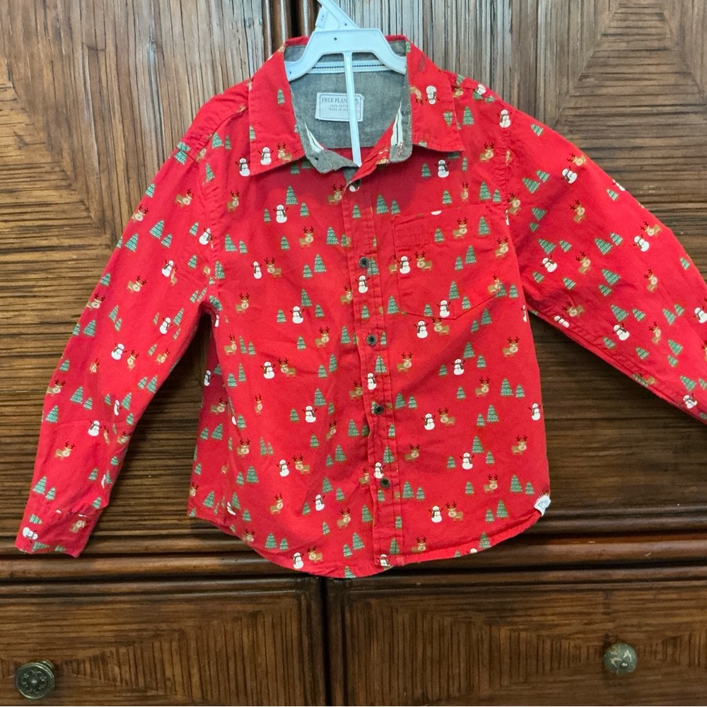 FREE PLANET NOYS SZ 7  Red Button Down Shirt with Snowman and Tree Print